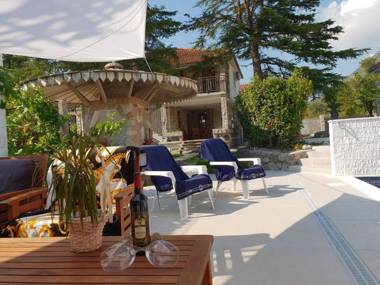 Villa D Apartments in Lastva Grbaljska