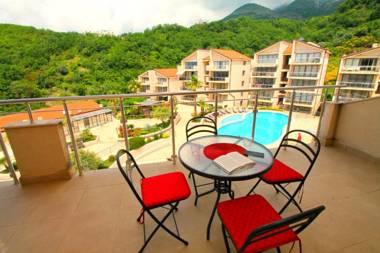Sea View apartment with Pool