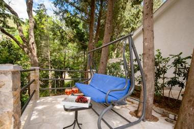 Mediterranean vacation home with pool Petrovac