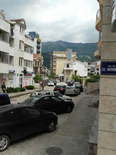 Modern Studio 200m from the Beach