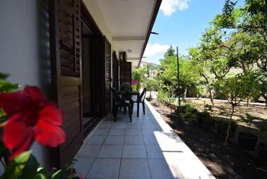 Igalo Garden Apartment