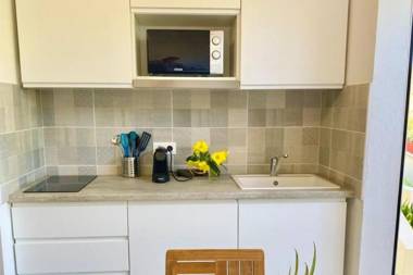 Beautiful suite S14 pool next to Pinel Island