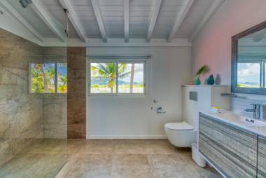 SURFSONG VILLA-NEW LUXURY WATER FRONT VILLA-6 BEDS also available in 4 and 5 beds