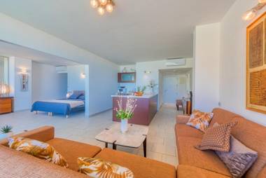 Le Domaine Anse Marcel Beach Resort