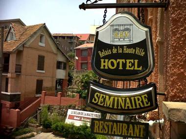 Relais De La Haute Ville Tana