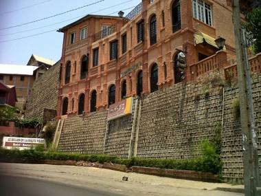 Relais De La Haute Ville Tana