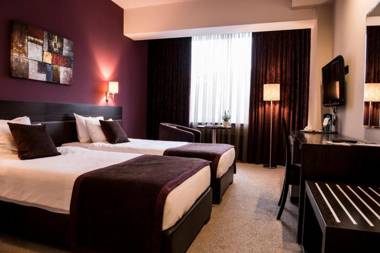 Queen's Hotel - Zebra Center