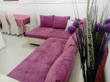 Jasmin White Apartment