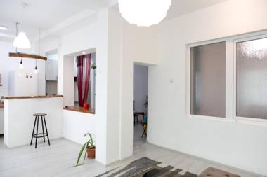 Kolev Apartments - Two Bedroom Cozy Central Apartment