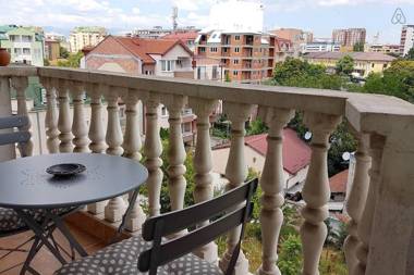 Bright homey apartment