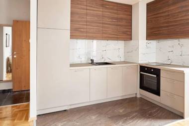 Bright homey apartment