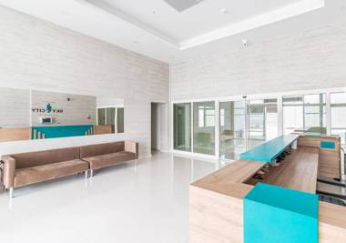 Azure Luxury Sky Apartment