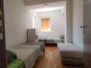 Ira's Place/Skopje Central Apartments