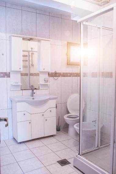 Universe Rooms & Apartments