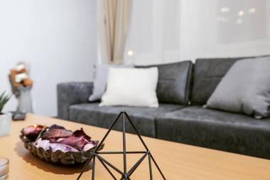 Mickitos Apartments at Macedonia Square