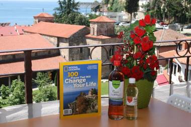 Lukanov Apartments & Guest Rooms