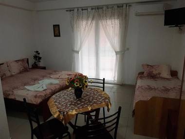 Villa & Apartments Antigona