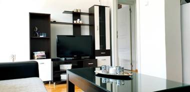 Aurelia Apartment
