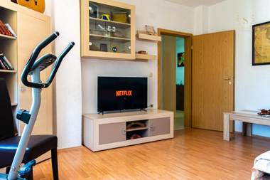 Apartment Stephanie Orange