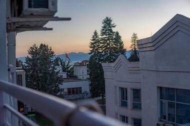 Central & Cozy by Danailov Apartments