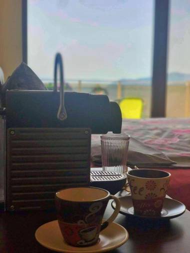 Million dollar lake view!