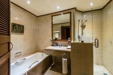 Chatrium Hotel Royal Lake Yangon