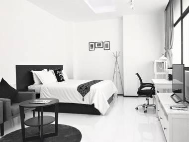 YAMA HOTEL & ROOFTOP BAR