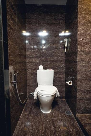 Elegant Hotel Pyi Thar Yar