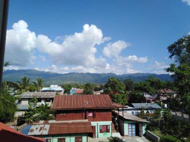 Golden Lotus Inle Hotel