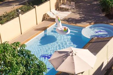 WEStay @ The Grand Nyaung Shwe Hotel