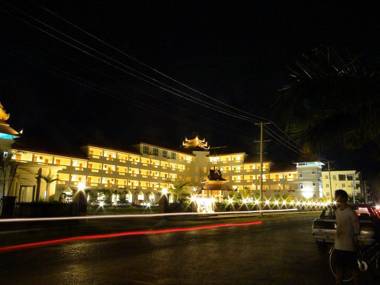 Mawlamyaing Strand Hotel