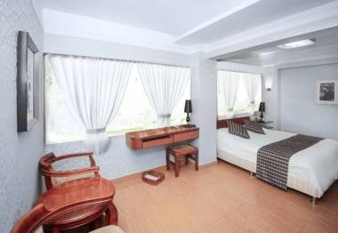 Holiday Hotel