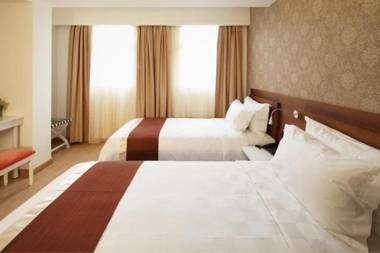 Ole Tai Sam Un Hotel