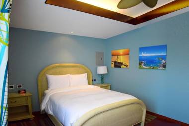 Surfrider Resort Hotel
