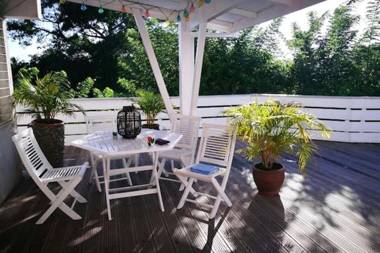 Maison d'une chambre avec jacuzzi jardin clos et wifi a Les Trois Ilets