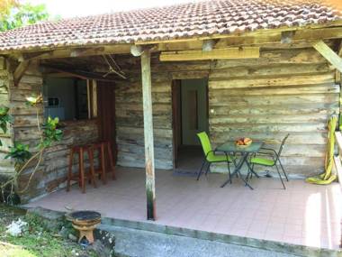 Studio avec jardin clos et wifi a Les Trois Ilets