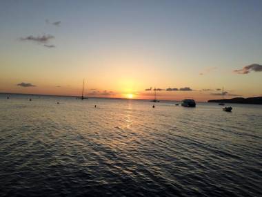 Appartement d'une chambre avec vue sur la mer jardin clos et wifi a Les Trois Ilets