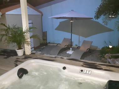 Appartement d'une chambre avec vue sur la ville jacuzzi et jardin clos a Le Vauclin a 2 km de la plage