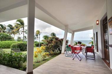 Villa des Raisiniers : piscine vue et accès mer direct spot de kitesurf