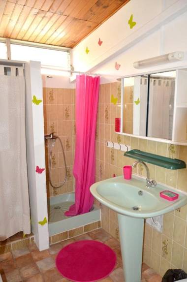 Studio avec jardin clos et wifi a Saint Anne a 1 km de la plage