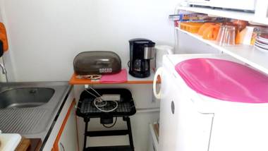 Studio a Sainte Anne a 100 m de la plage avec piscine privee terrasse amenagee et wifi