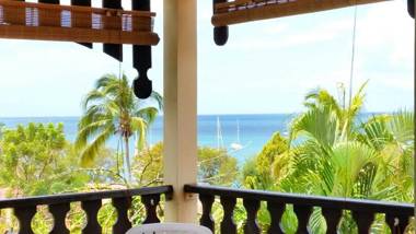 Studio a Sainte Anne a 100 m de la plage avec vue sur la mer terrasse amenagee et wifi