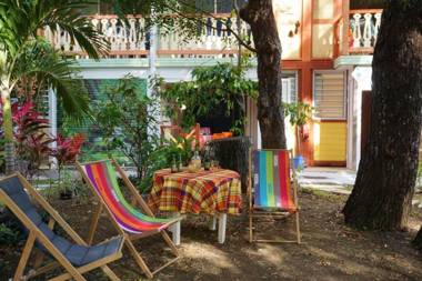 Studio a Sainte Anne a 500 m de la plage avec piscine privee jardin clos et wifi