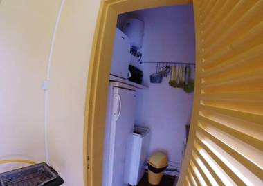 Studio a Sainte Anne a 200 m de la plage avec vue sur la mer jardin clos et wifi