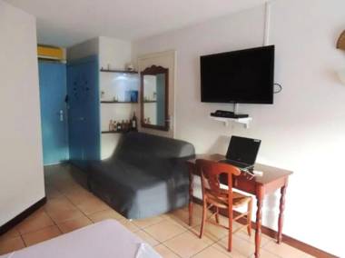 Studio avec jardin clos et wifi a Sainte Anne a 5 km de la plage