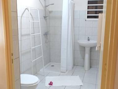 Appartement de 2 chambres avec piscine partagee jardin clos et wifi a Sainte Anne a 3 km de la plage