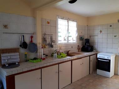 Maison de 4 chambres avec jardin clos et wifi a Sainte Anne