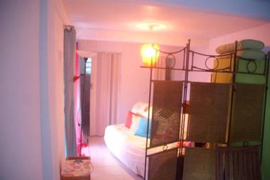 Studio avec vue sur la mer terrasse amenagee et wifi a Fort de France a 8 km de la plage