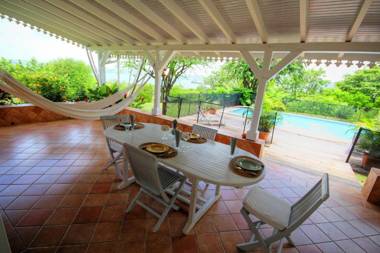 Villa avec piscine et vue mer (MQRO08)