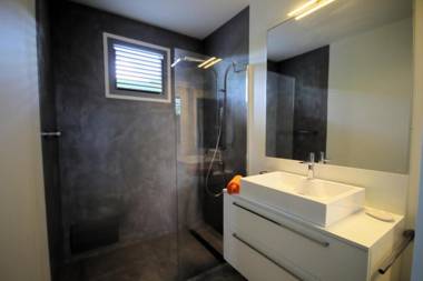 Villa with infiniti pool MQAA08